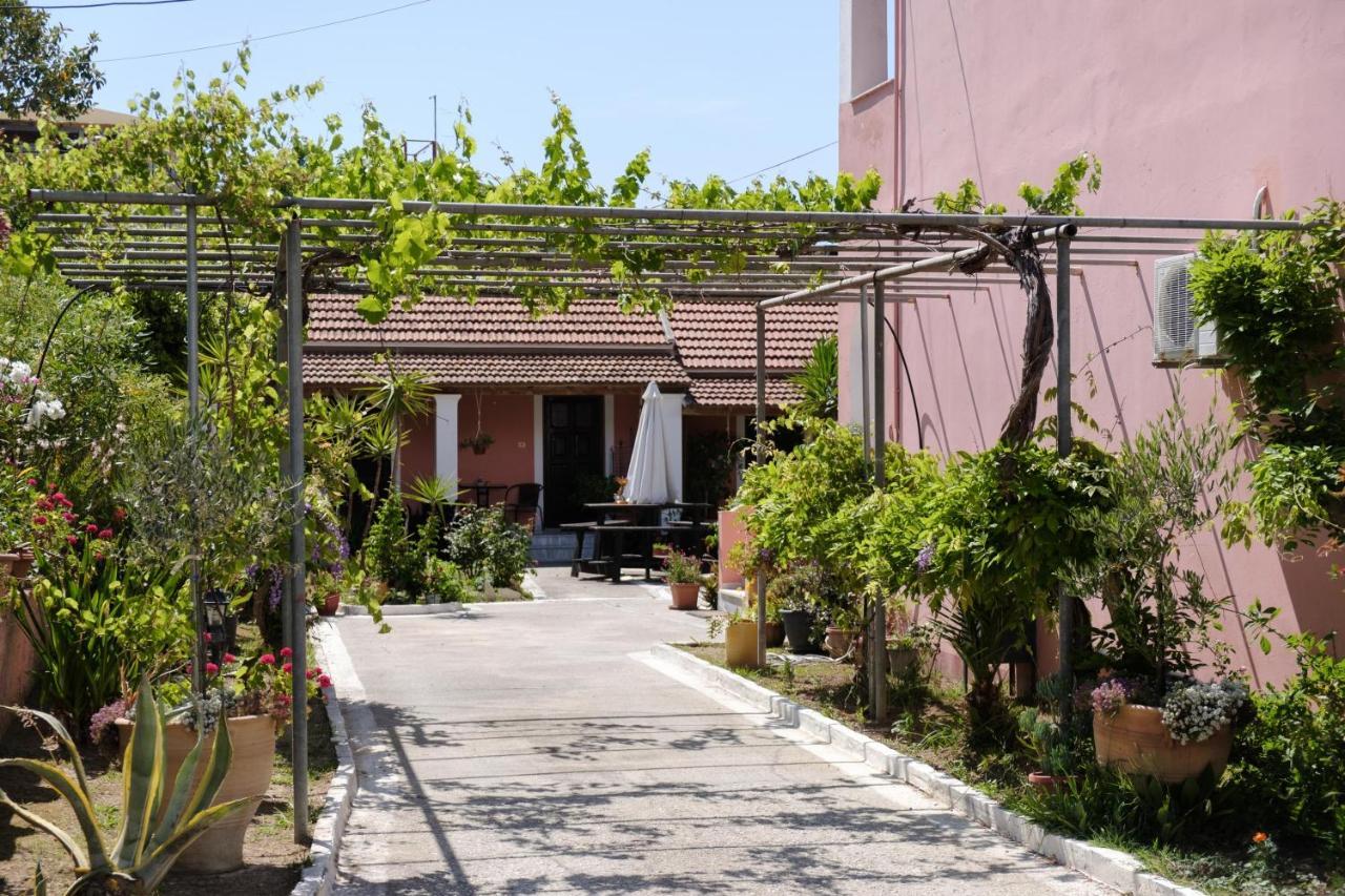 Mouzakitis Apartments 4 Ариллас Экстерьер фото